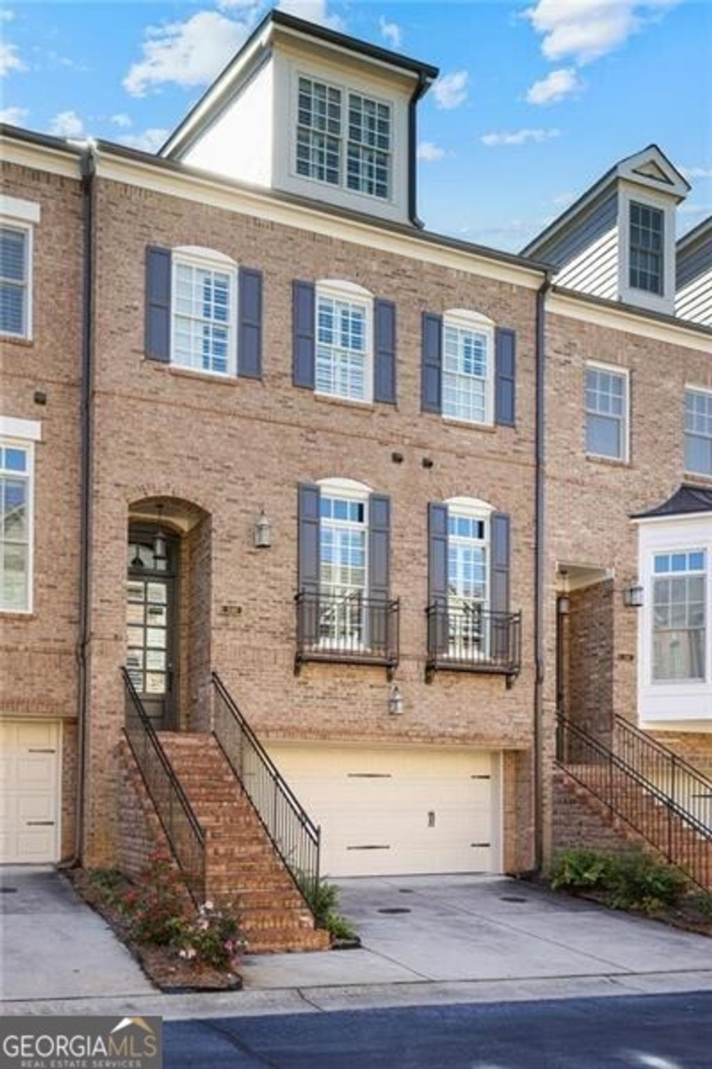 Photo of 548 Sarabrook Place, Atlanta, GA 30342 (MLS # 10695693)