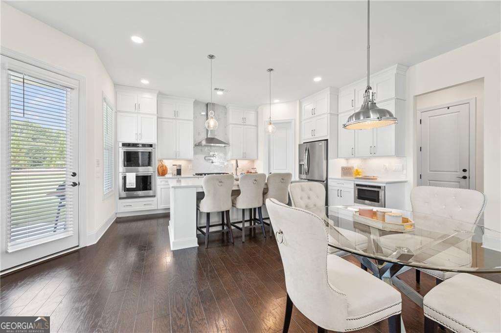 3330 Carswell BND