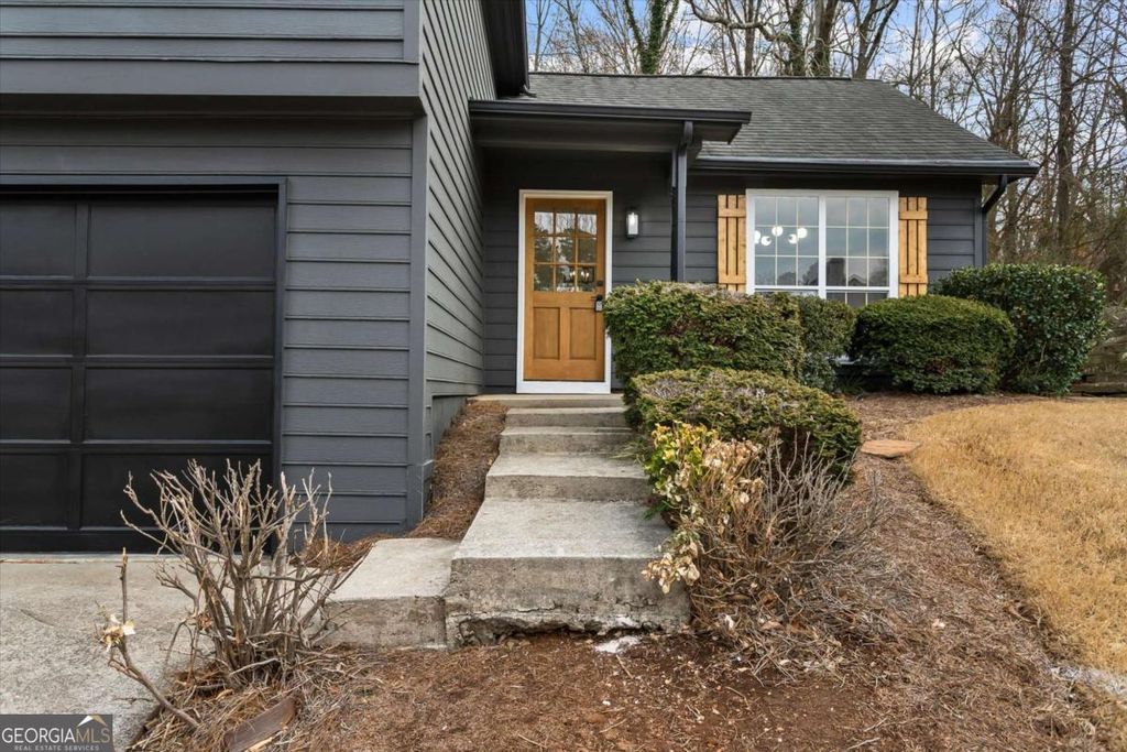 Photo of 960 Romer Pl, Stone Mountain, GA 30083 (MLS # 10682944)