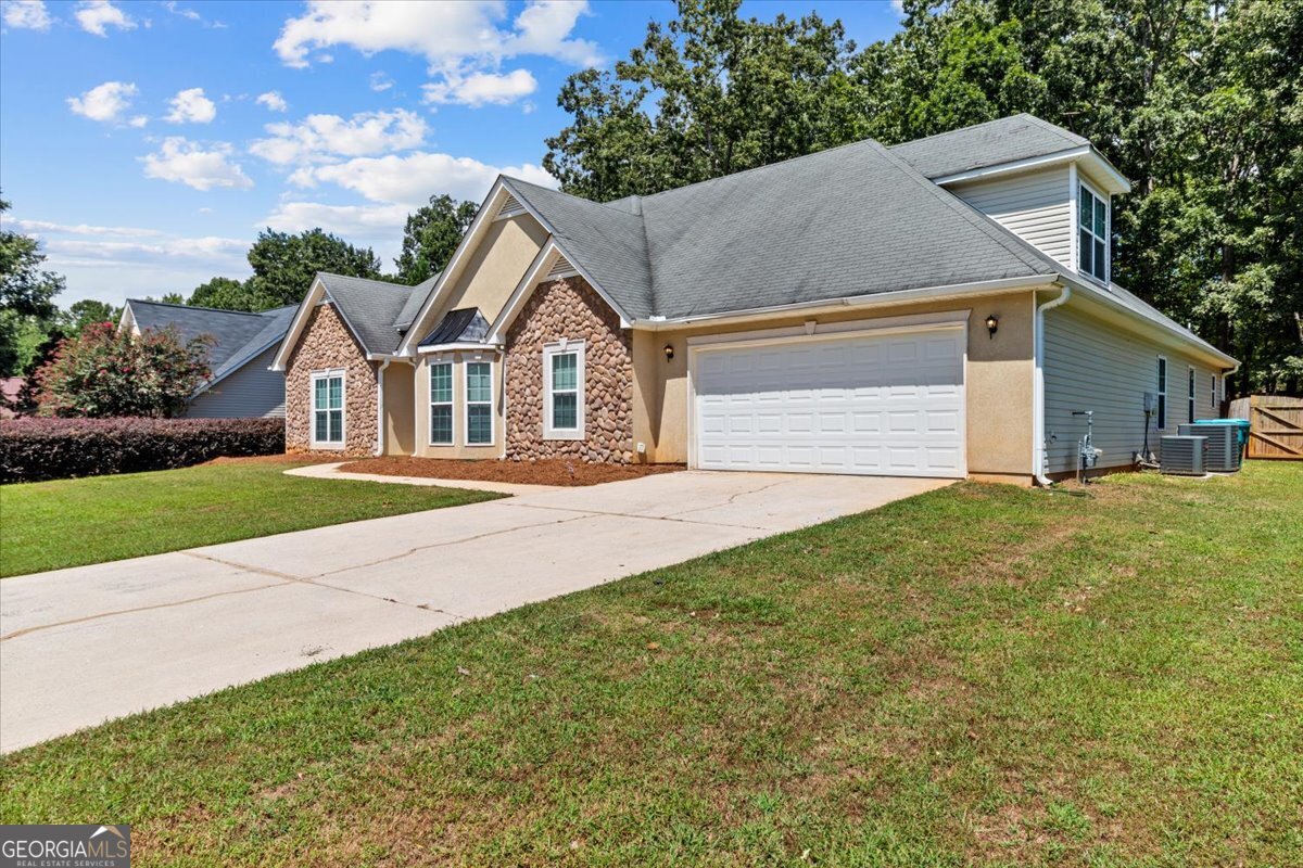 230 Creekside CIR