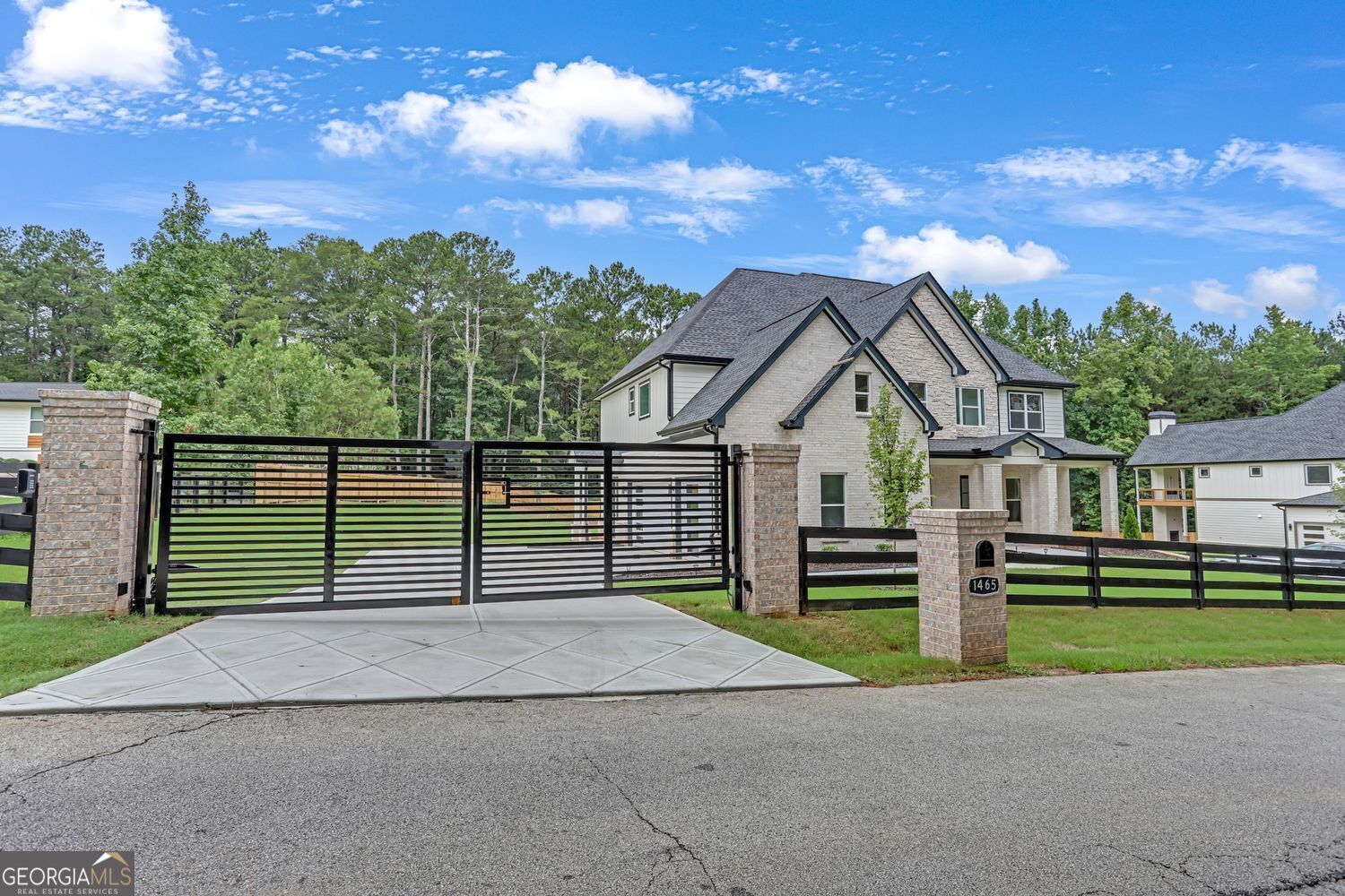 1465 Leach DR