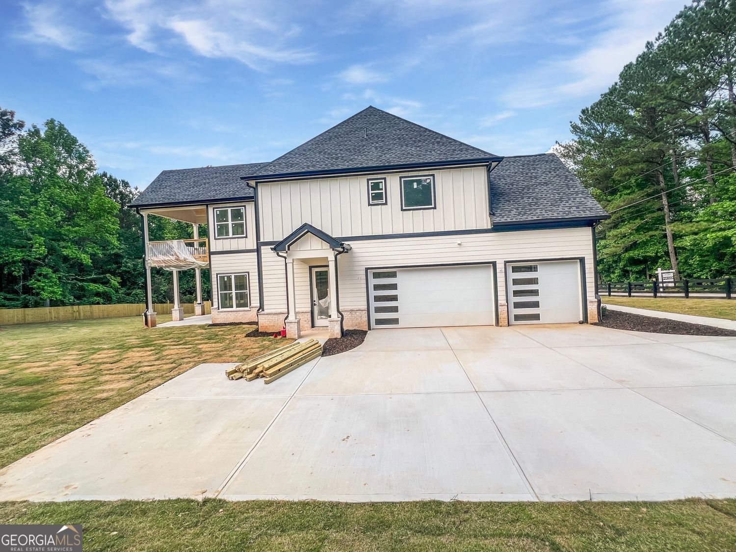 1465 Leach DR