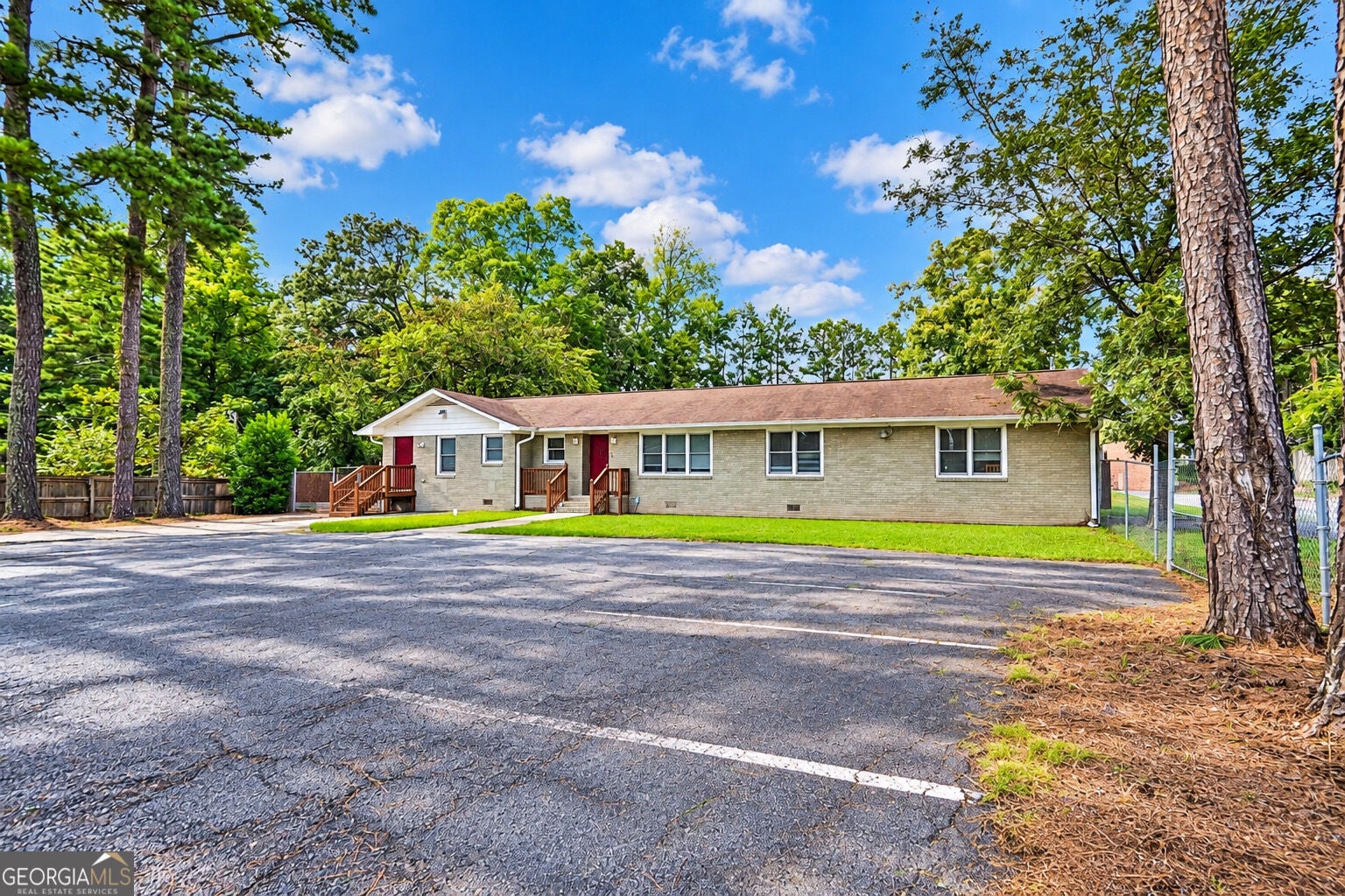 2561 Jerome RD