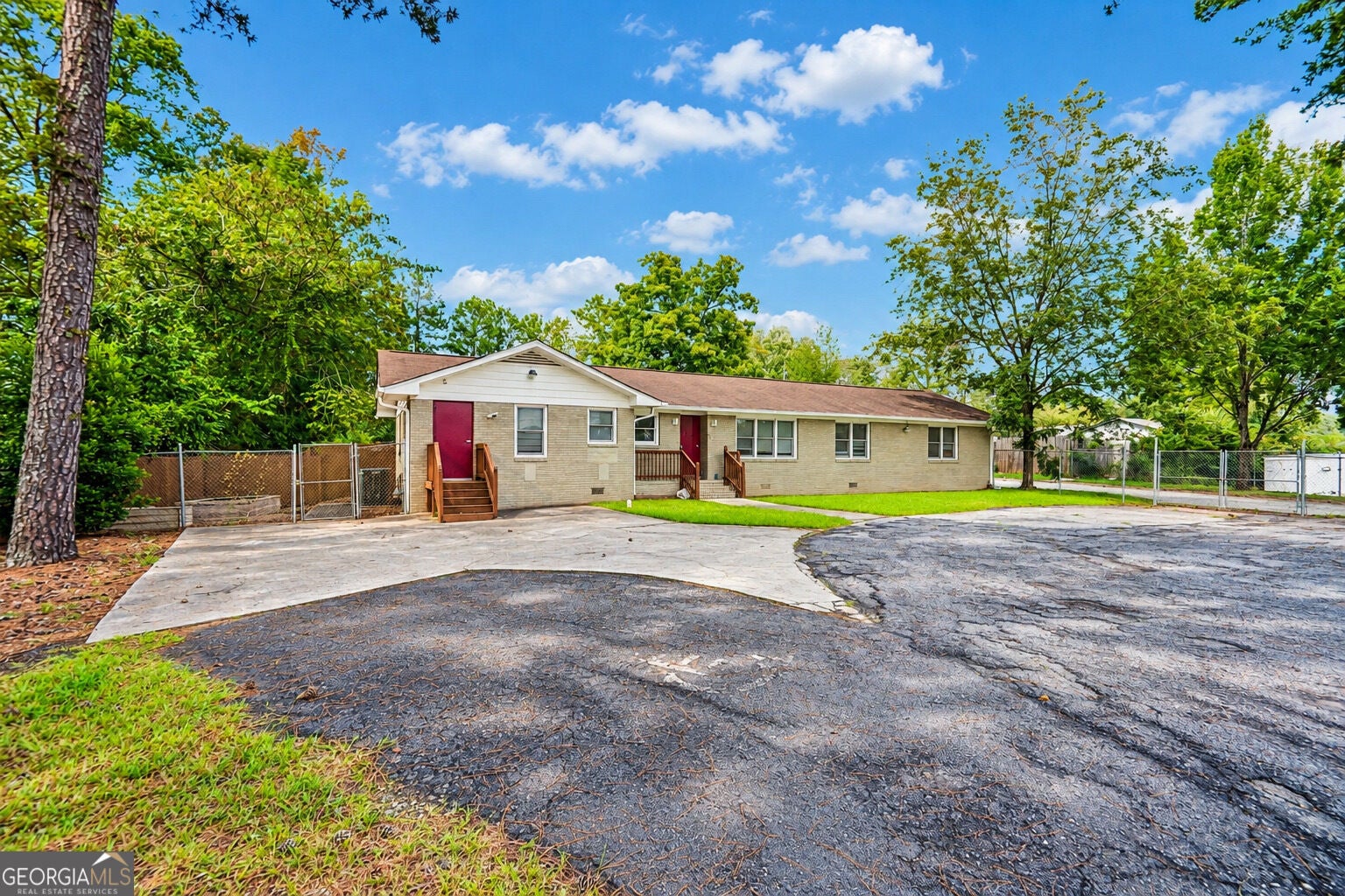 2561 Jerome RD