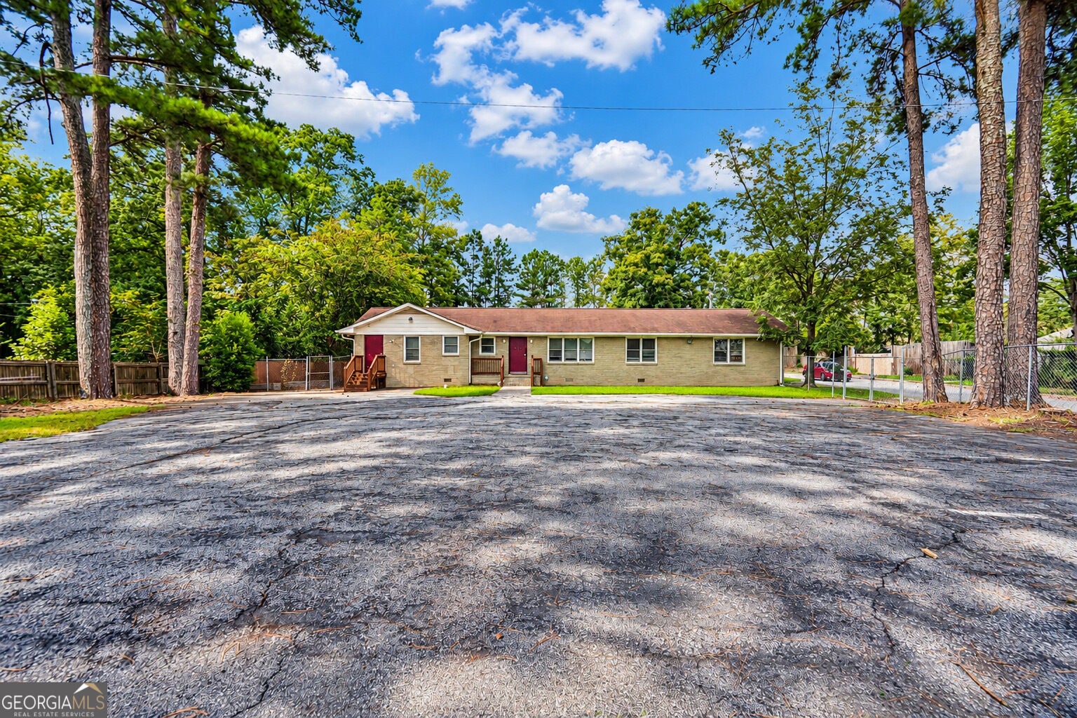 2561 Jerome RD
