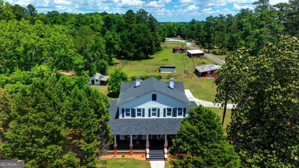 297 Old Louisville RD