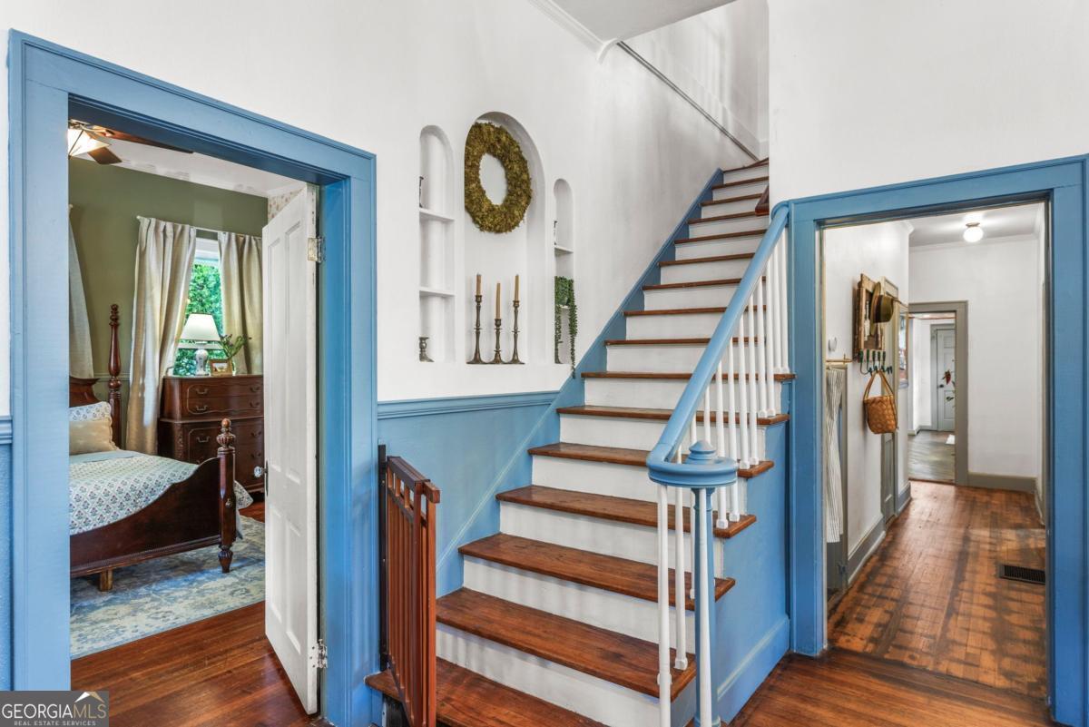 297 Old Louisville RD