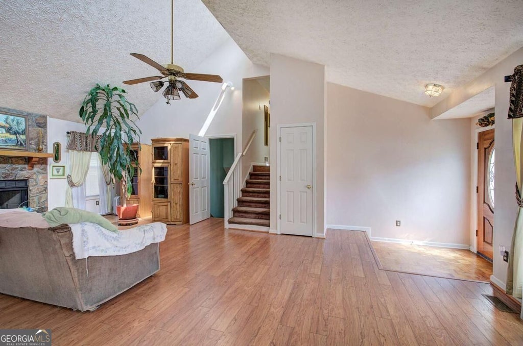 Photo of 18 Gentry Drive SW, Cartersville, GA 30120 (MLS # 10853904)