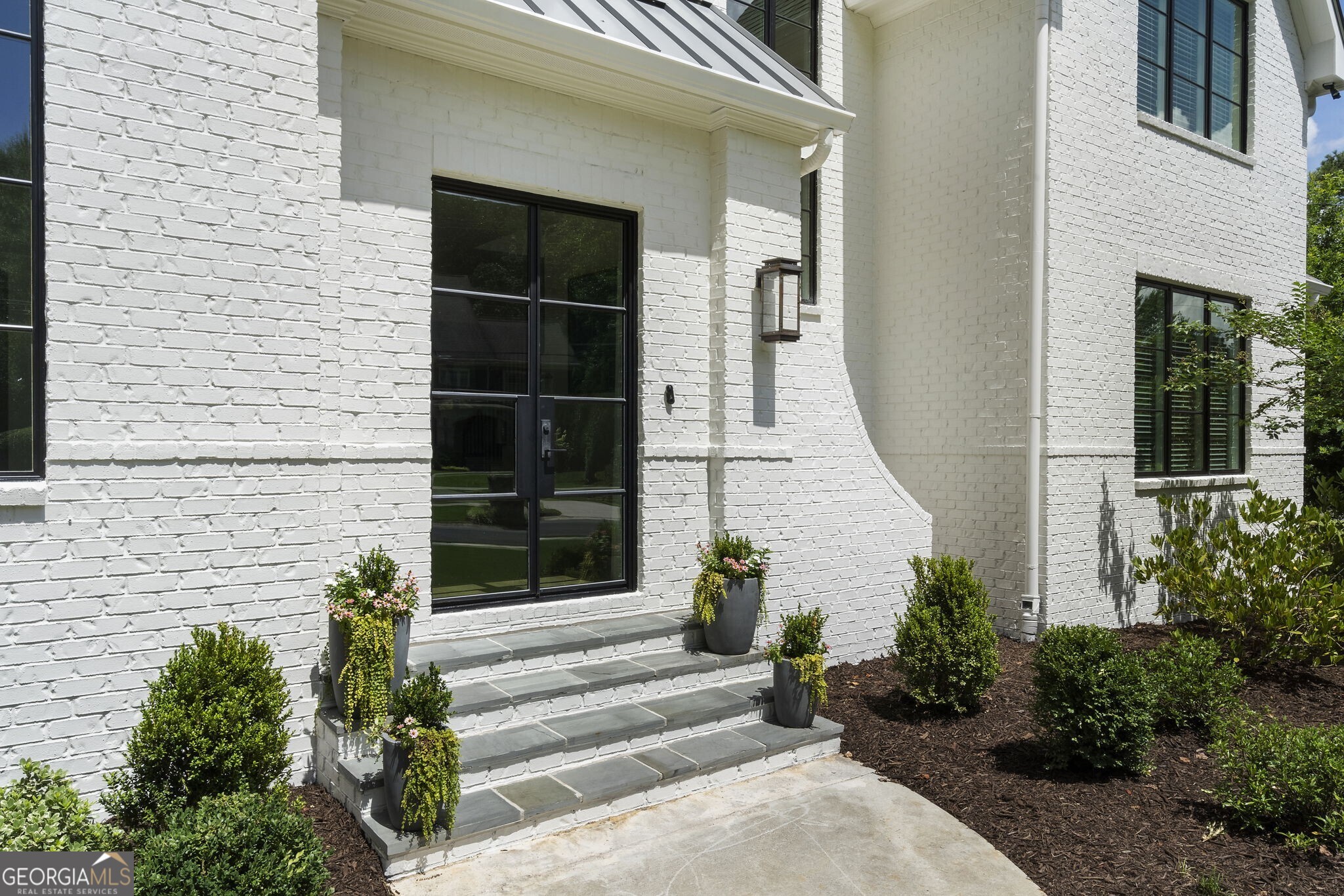 3338 Breton CIR