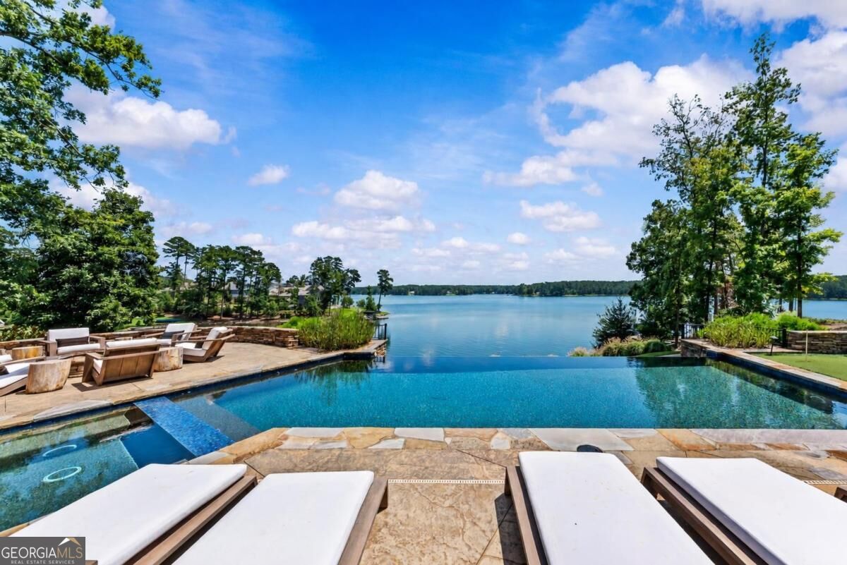 1030 South Shoals DR