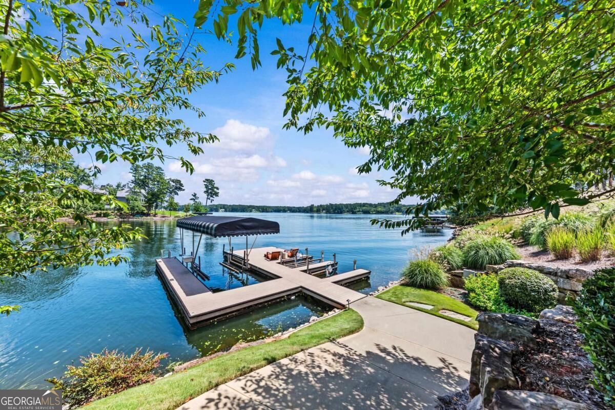 1030 South Shoals DR