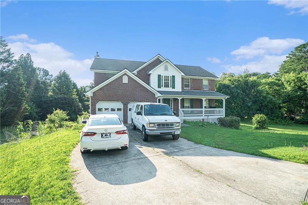 Photo of 1535 Summit Pond Circle, Loganville, GA 30052 (MLS # 10656641)