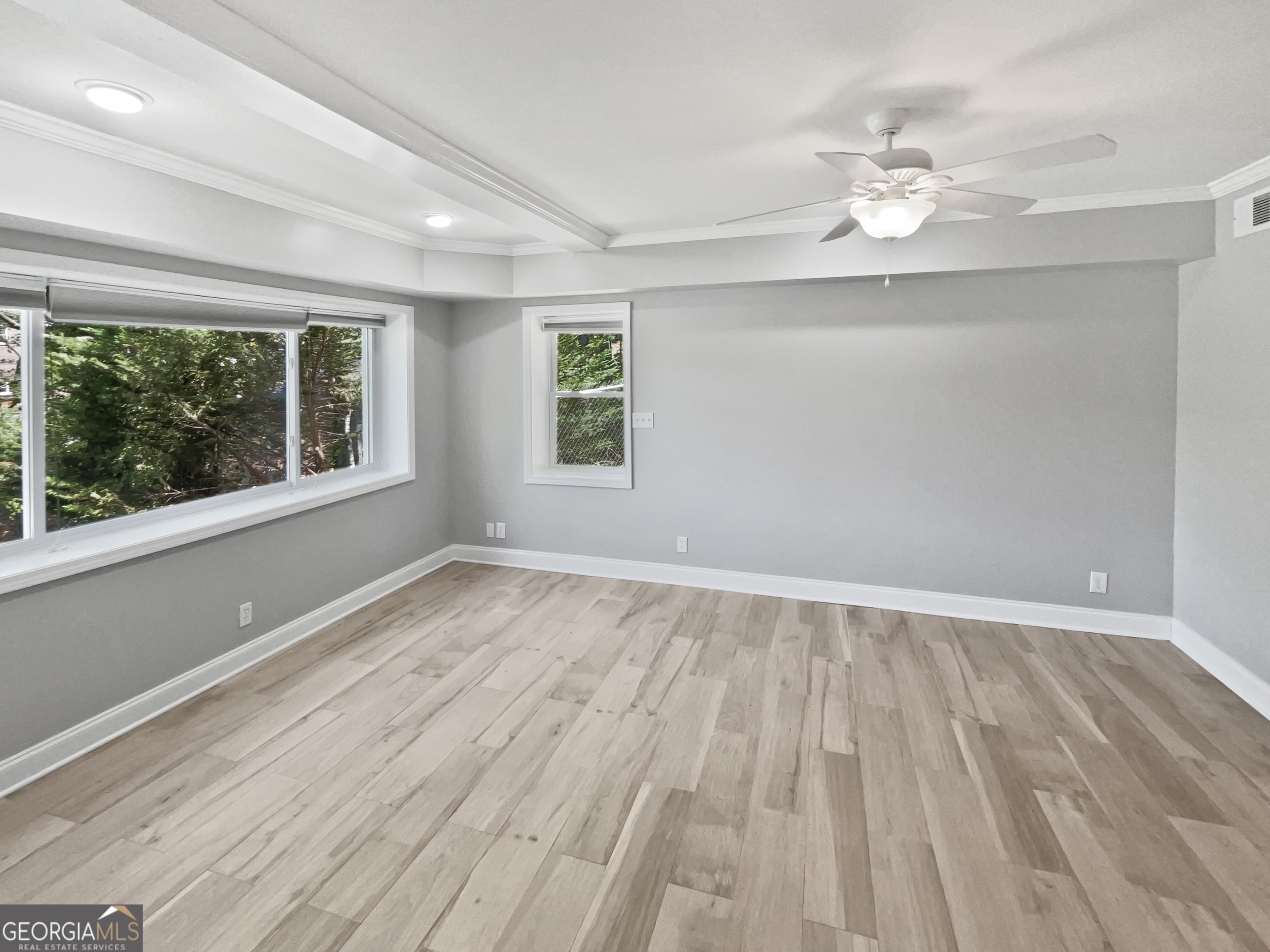 6095 Blackberry LN