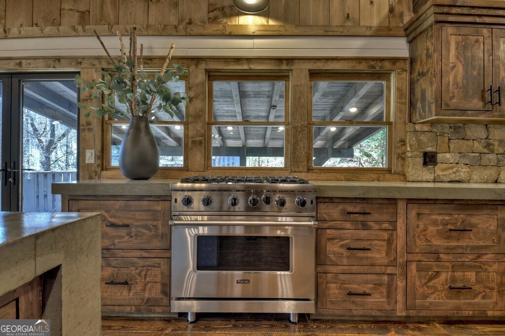 283 Cherokee CIR