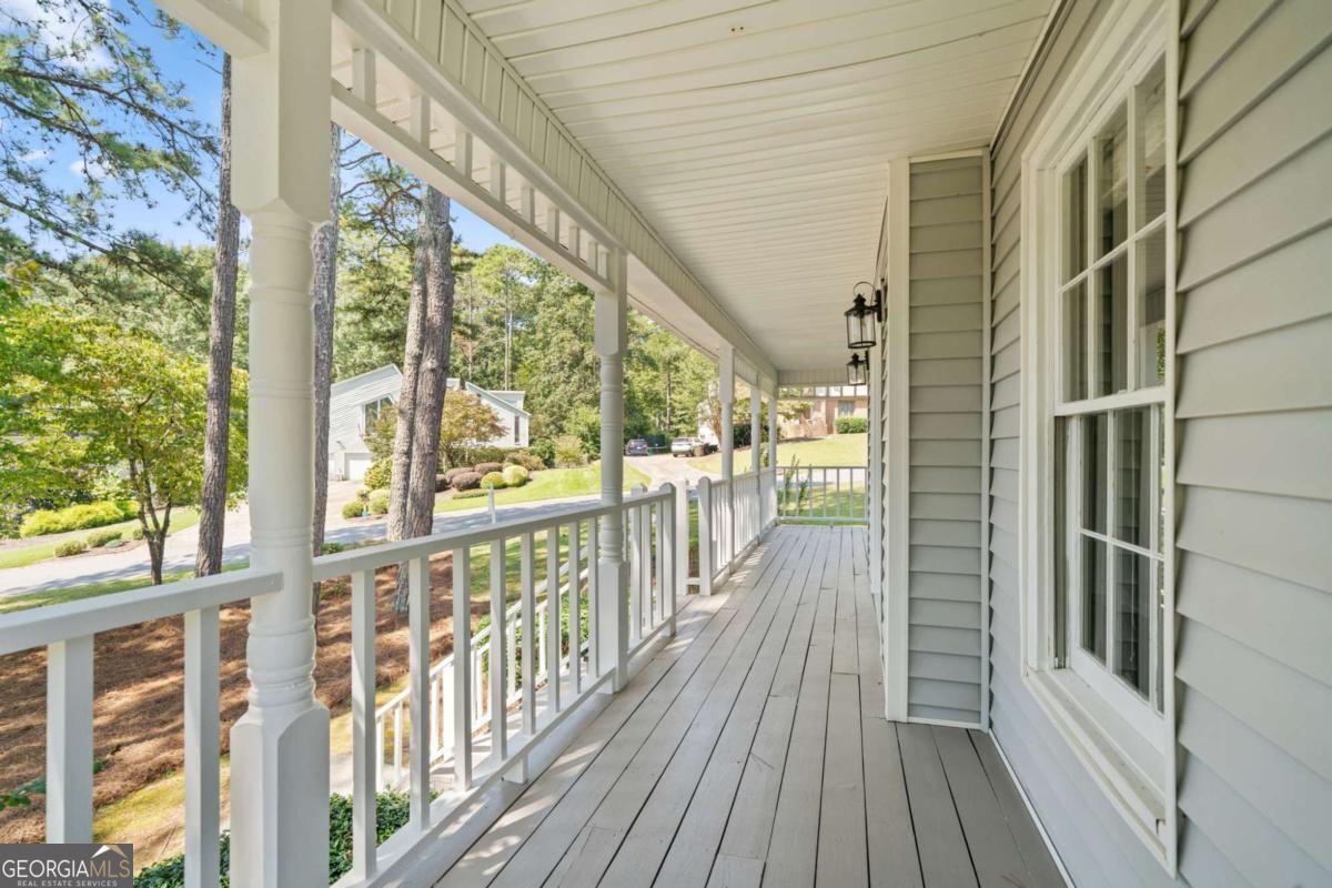 597 Farmbrook TRL NE
