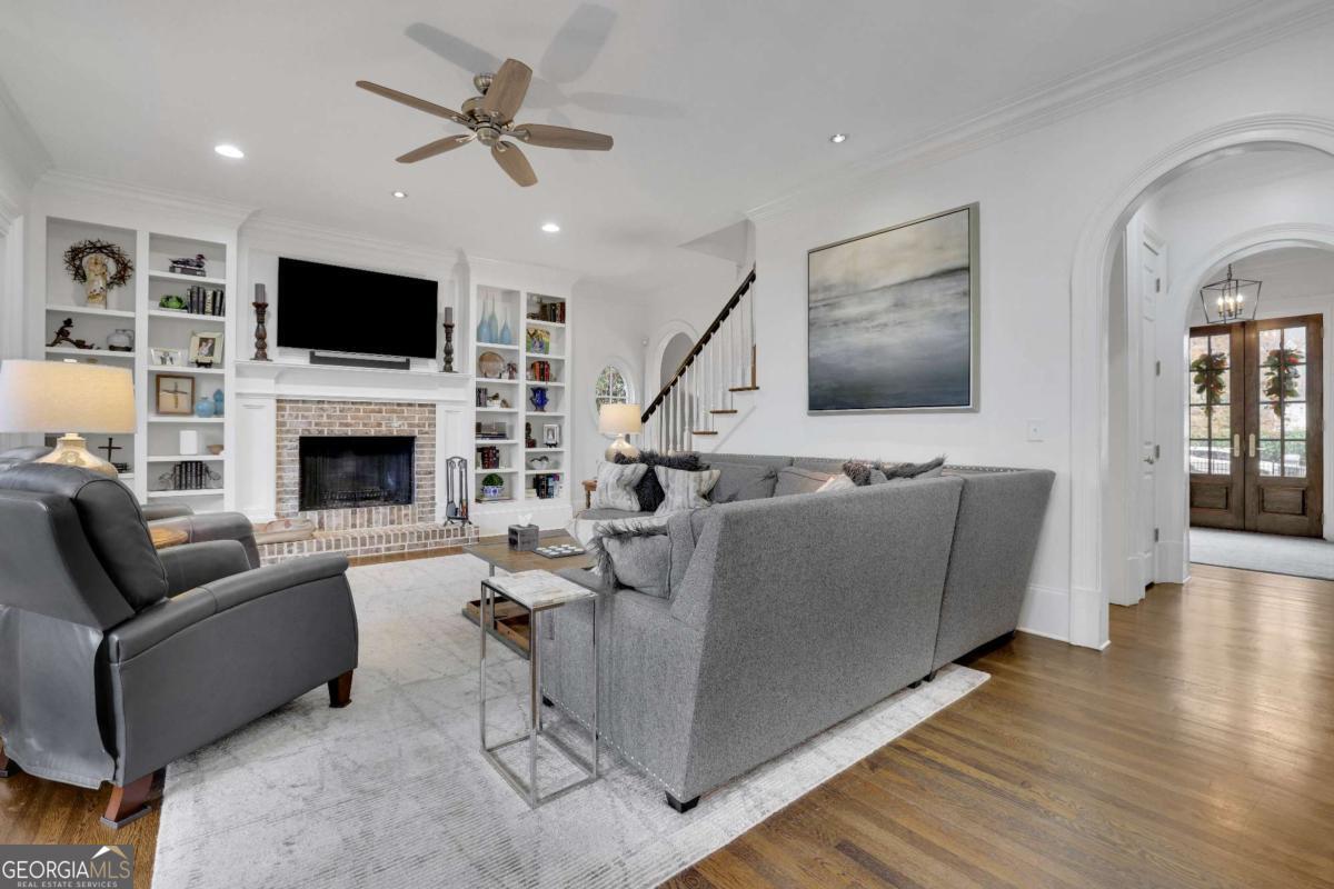4084 Peachtree Dunwoody RD NE
