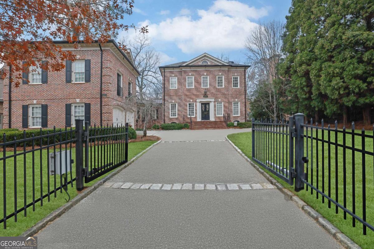 4084 Peachtree Dunwoody RD NE