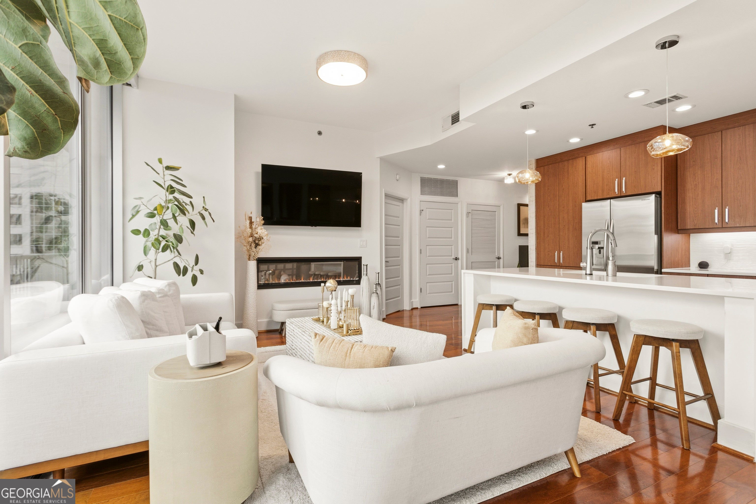 1080 Peachtree ST NE 1712
