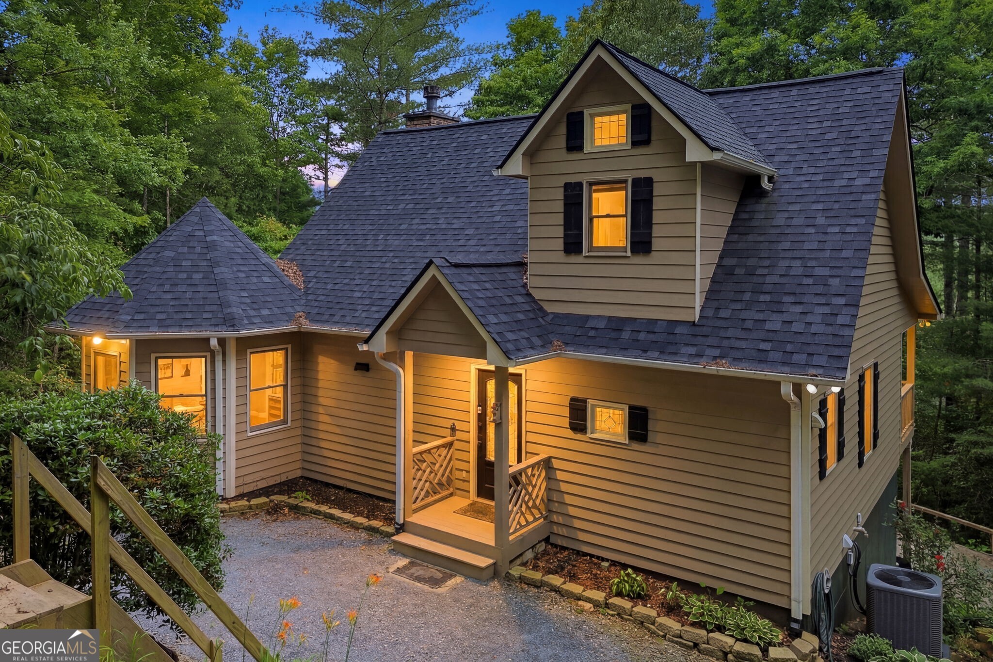 165 Amelia LN