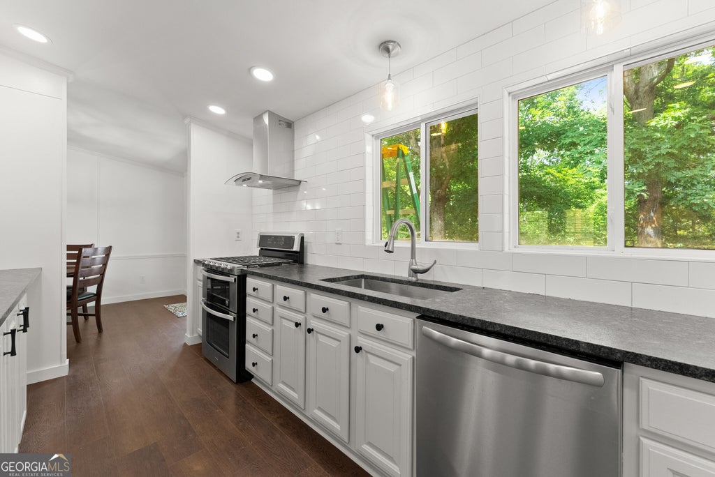 Photo of 3501 Looper Lake Road, Gainesville, GA 30506 (MLS # 10855359)