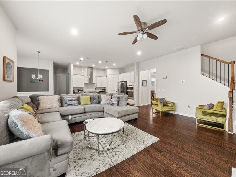 1395 Crestwind RD NW