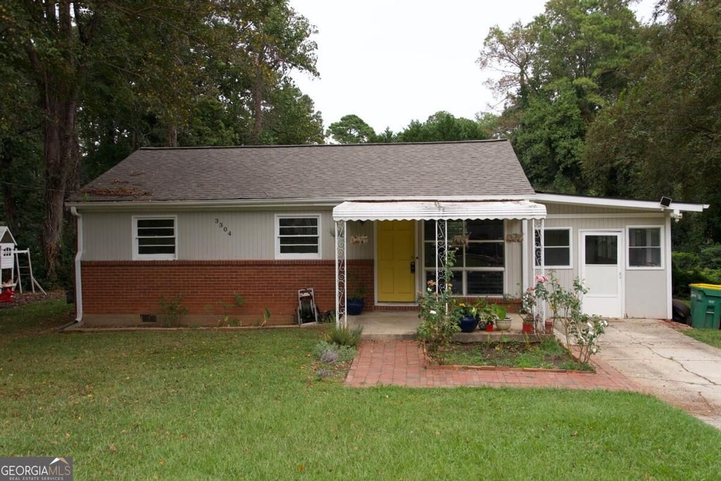 Photo of 3304 Spring Drive, Atlanta, GA 30360 (MLS # 10869018)