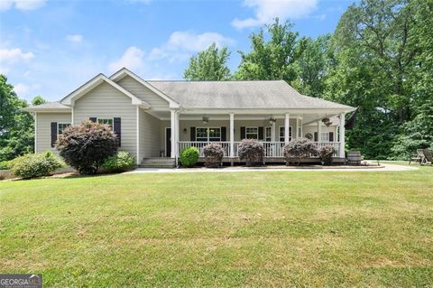 A home in Flowery Branch