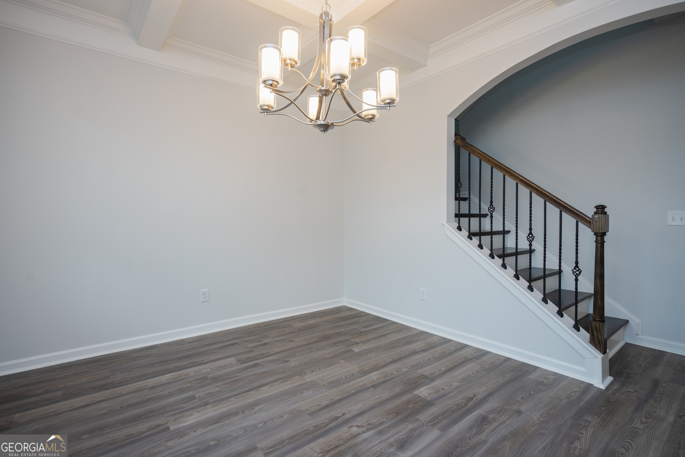 77 Akins RD NE