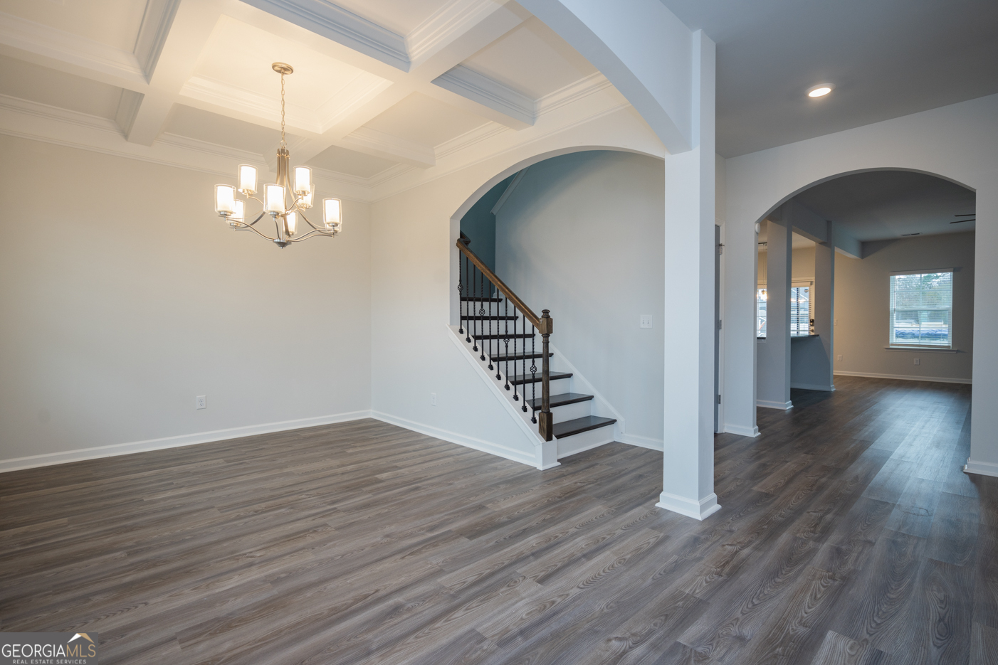 77 Akins RD NE