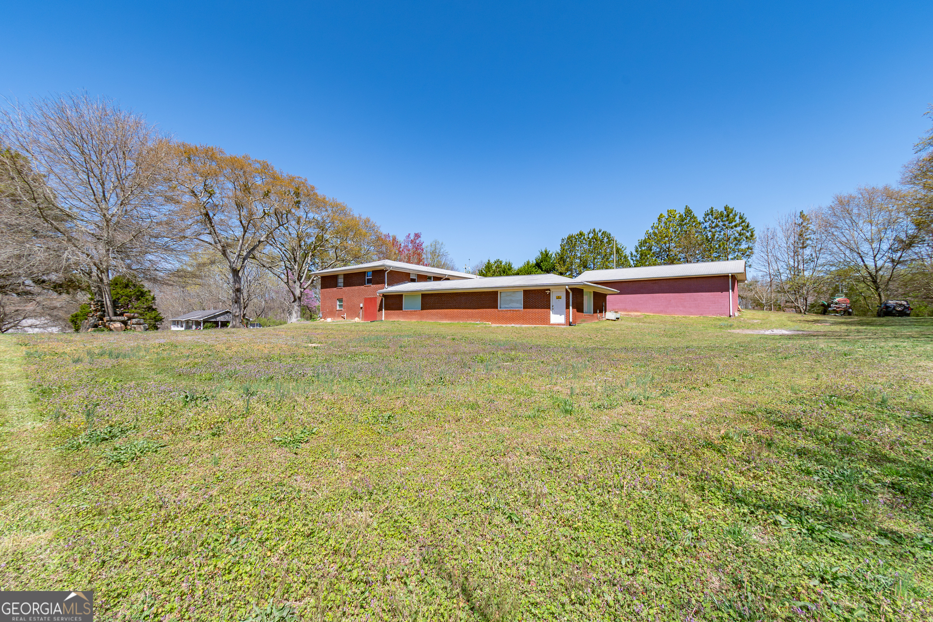 3929 Perry LN