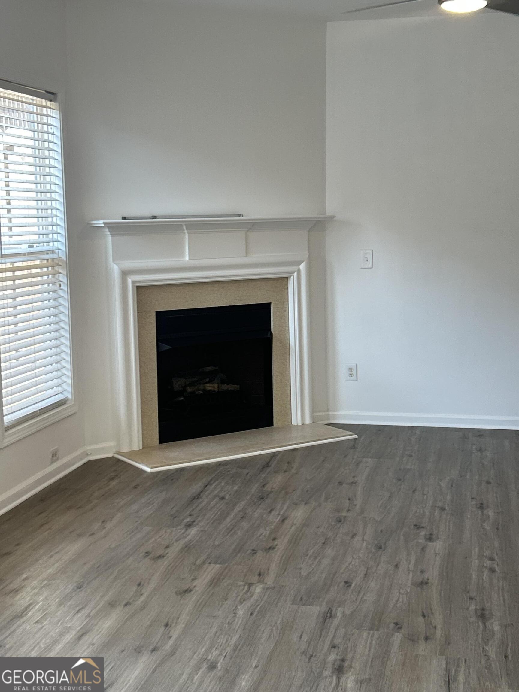 1598 Gardner Park DR UN 52 BLD 9