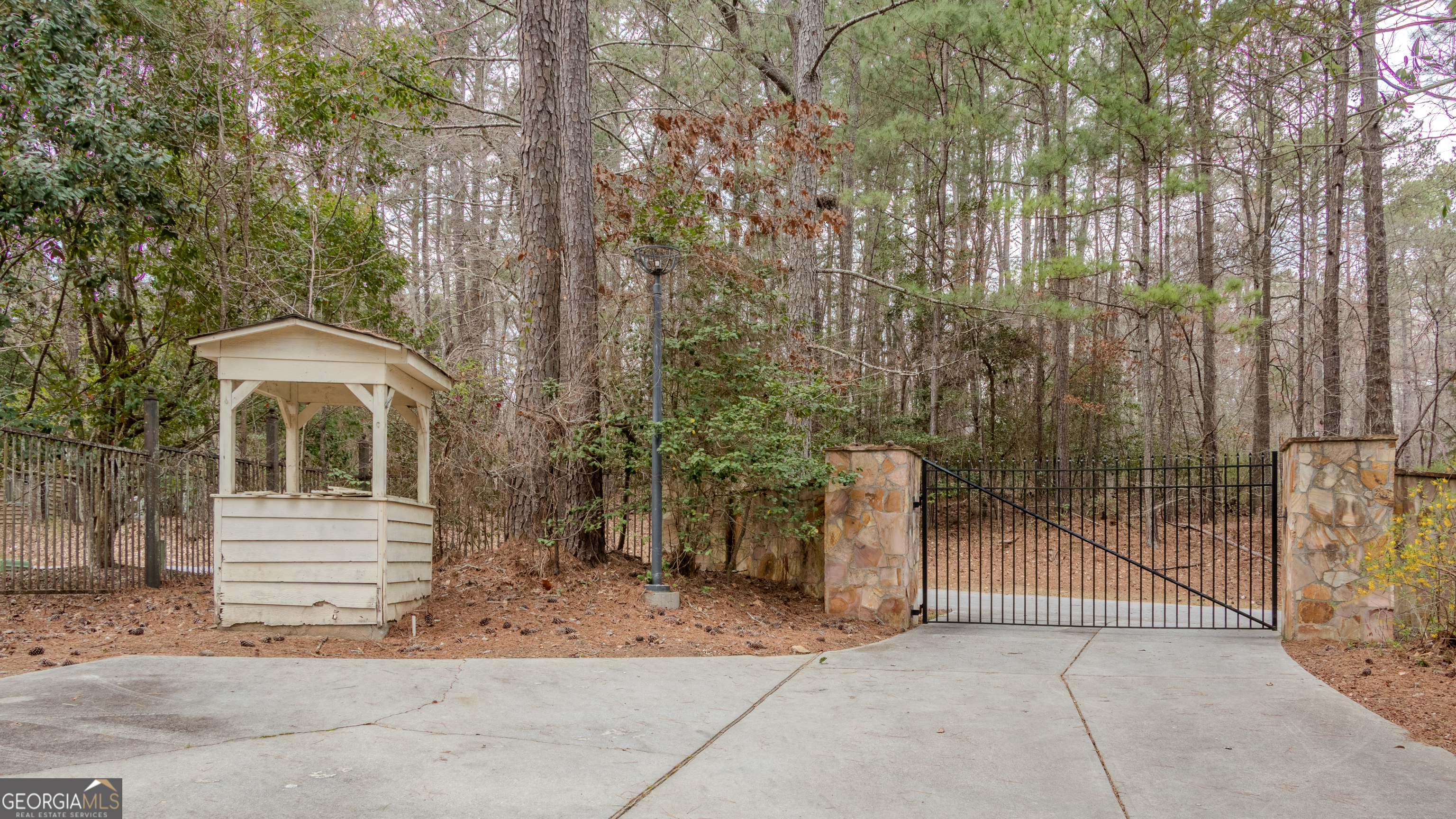5150 Rockford LN
