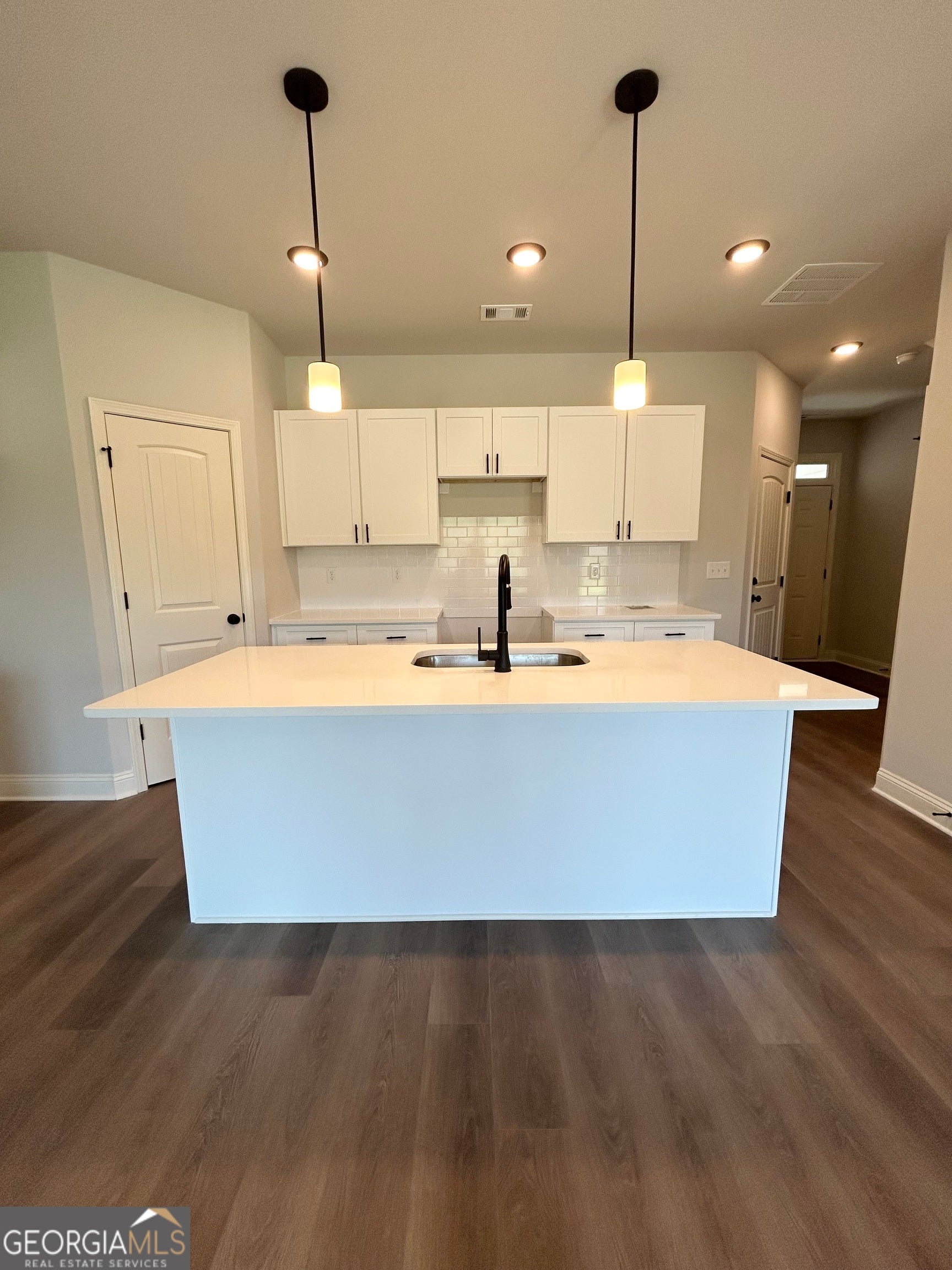 37 Crest DR 6