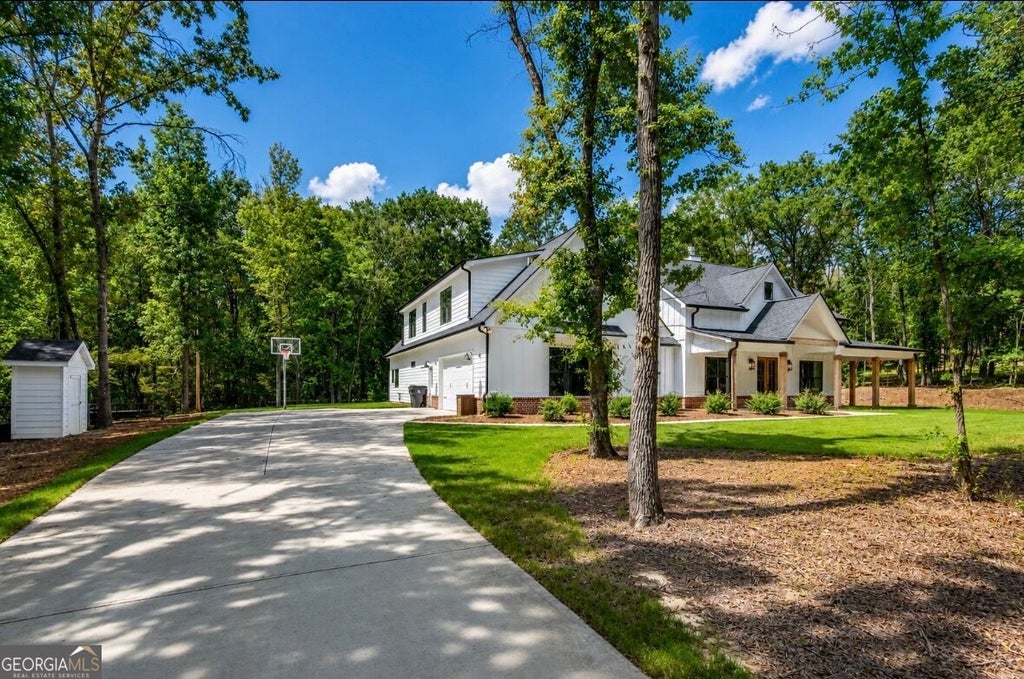 Photo of 16 Stratford Way, Kingston, GA 30145 (MLS # 10836425)