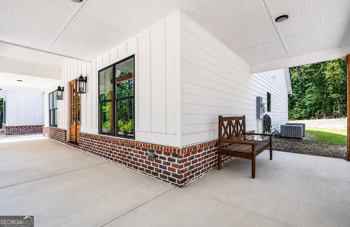 16 Stratford WAY