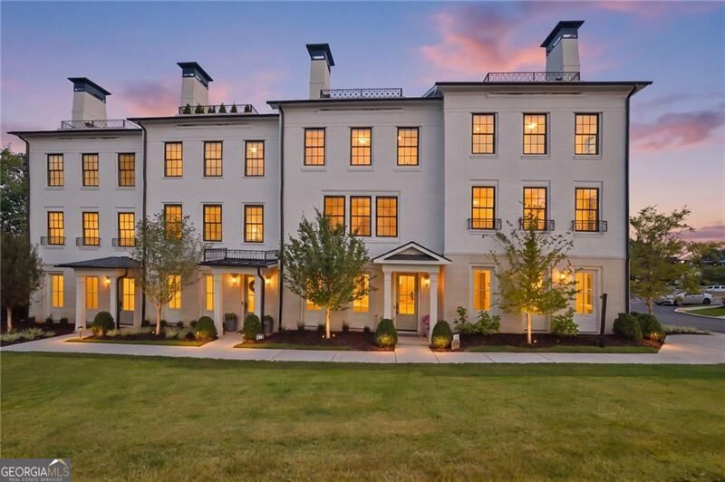 635 Mayfair CT