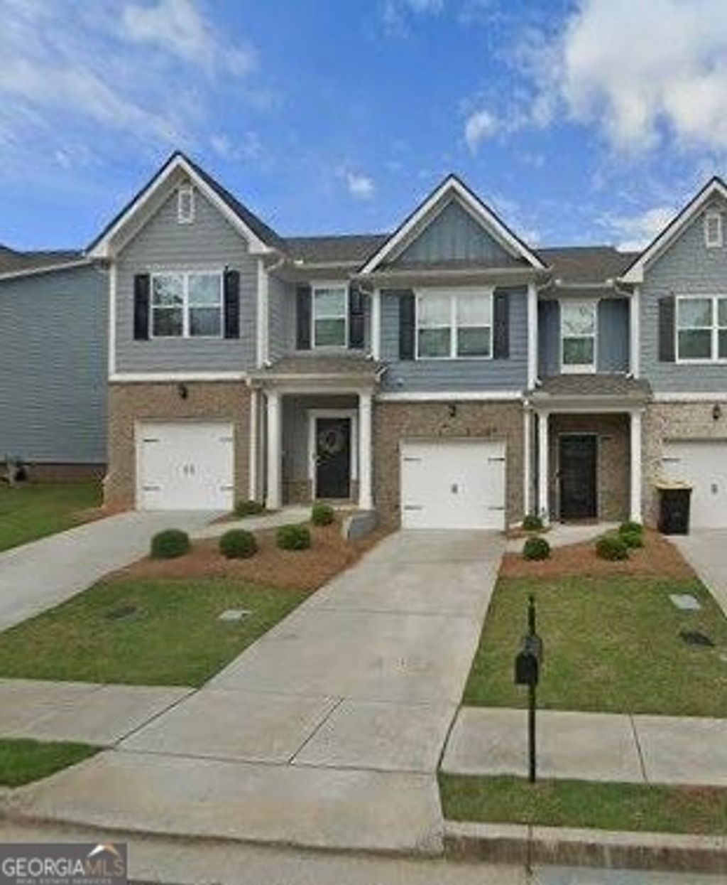 Photo of 67 Chastain Circle, Newnan, GA 30263 (MLS # 10758119)