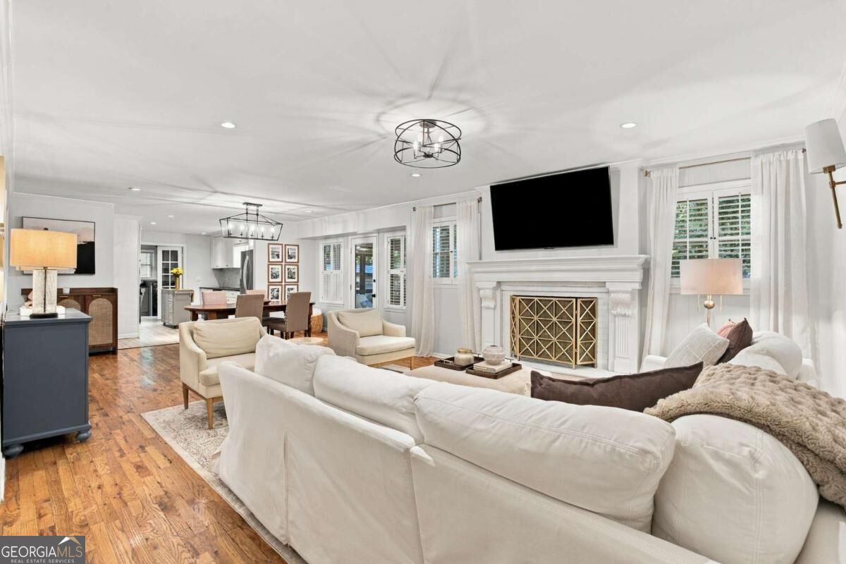 173 Laurelwood LN