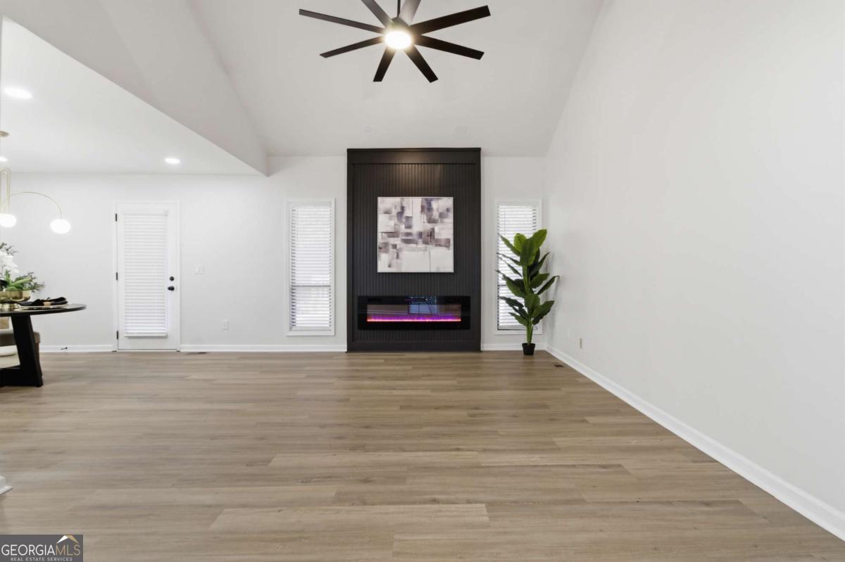 1124 Creatwood PL SE