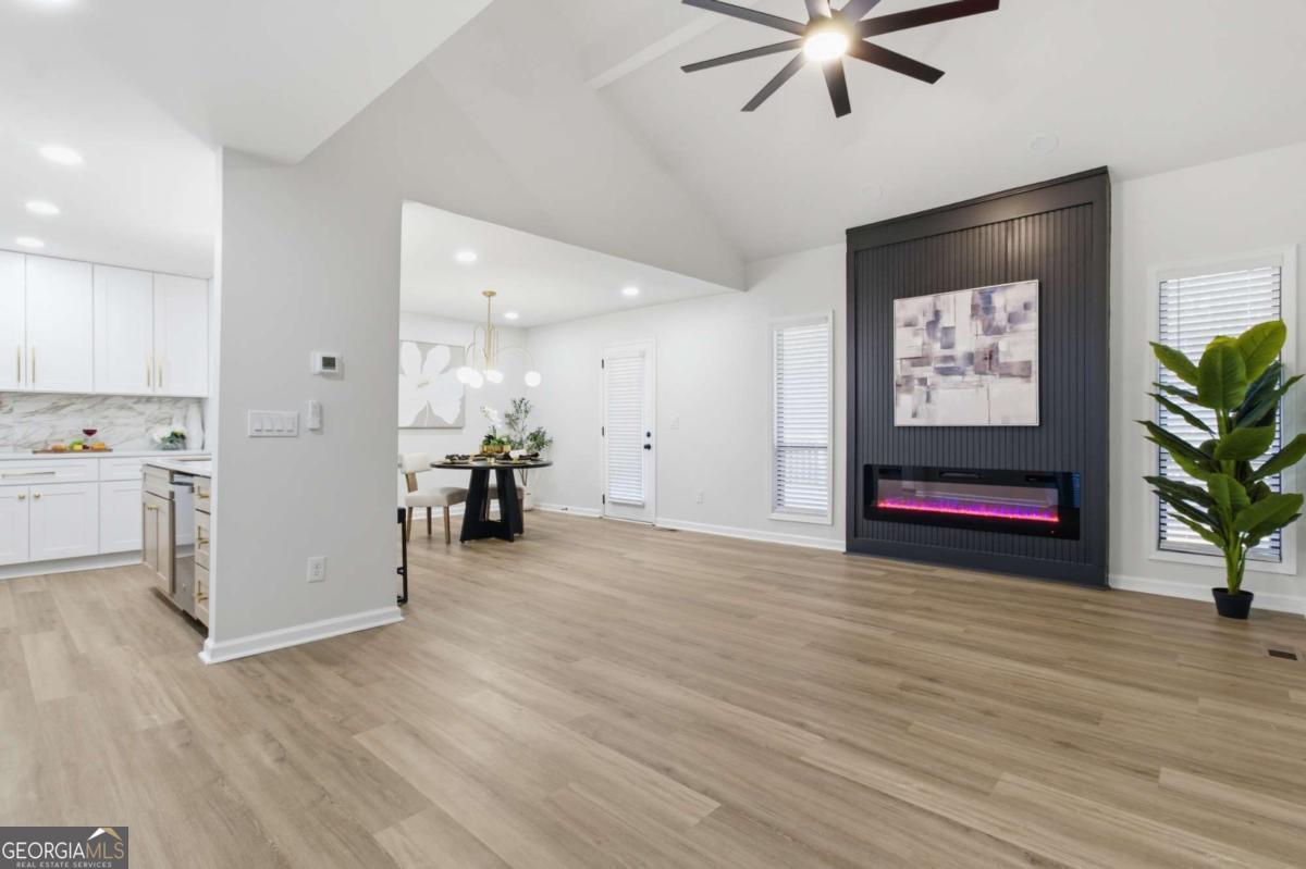 1124 Creatwood PL SE