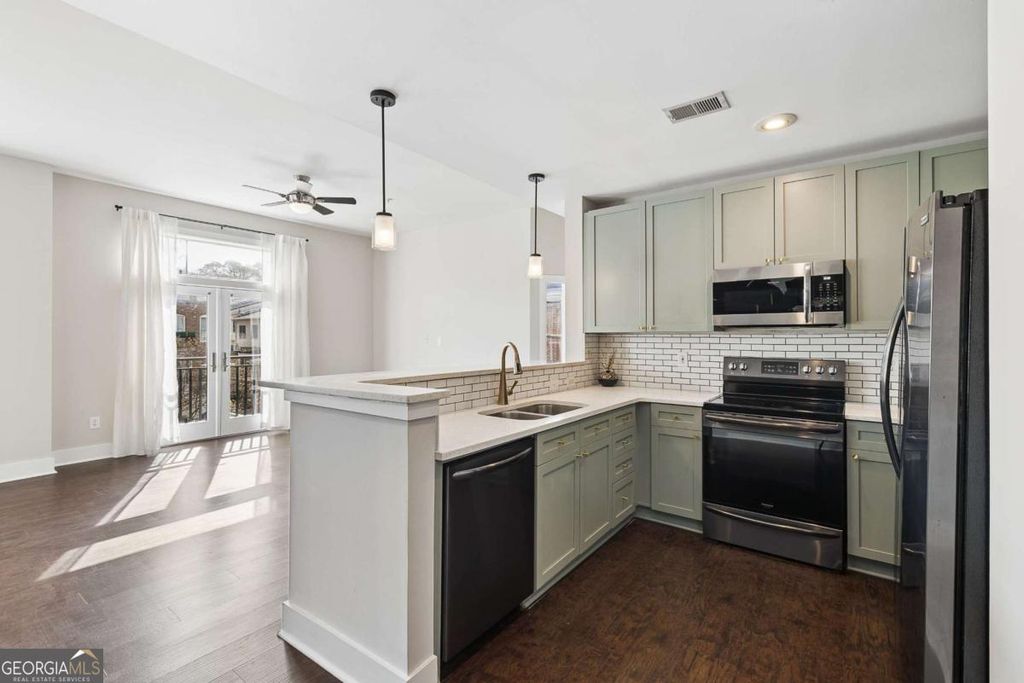 Photo of 933 Garrett Street SE #304, Atlanta, GA 30316 (MLS # 10719530)