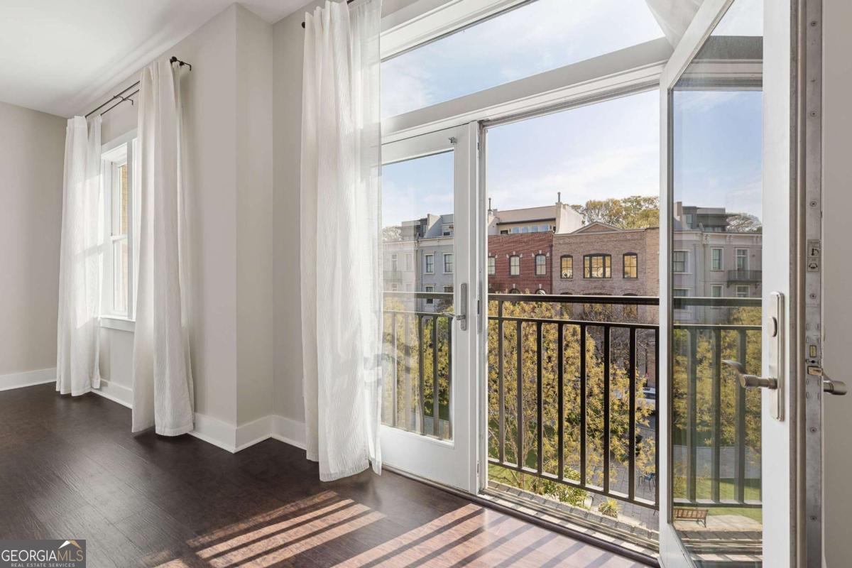 933 Garrett ST SE 304