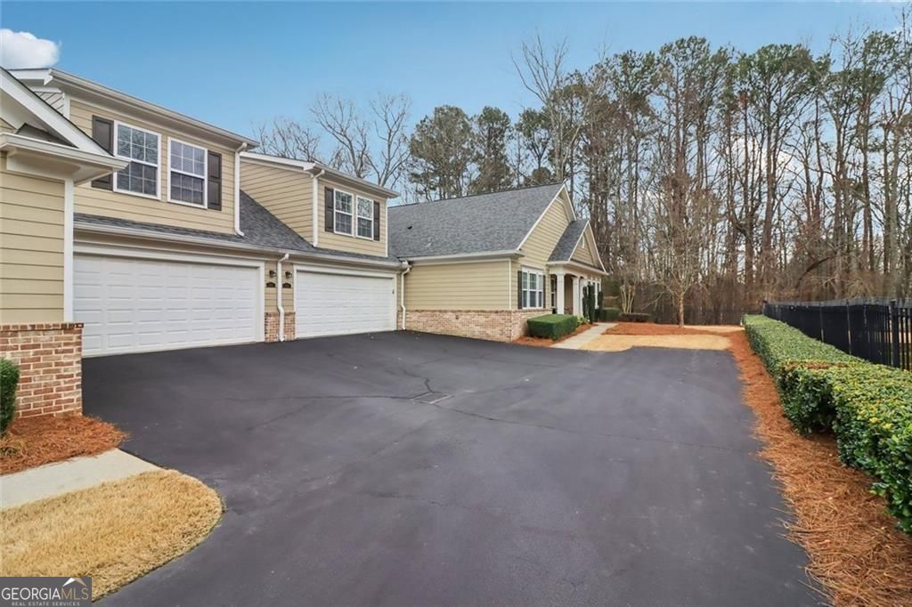 2623 Grapevine CIR #602
