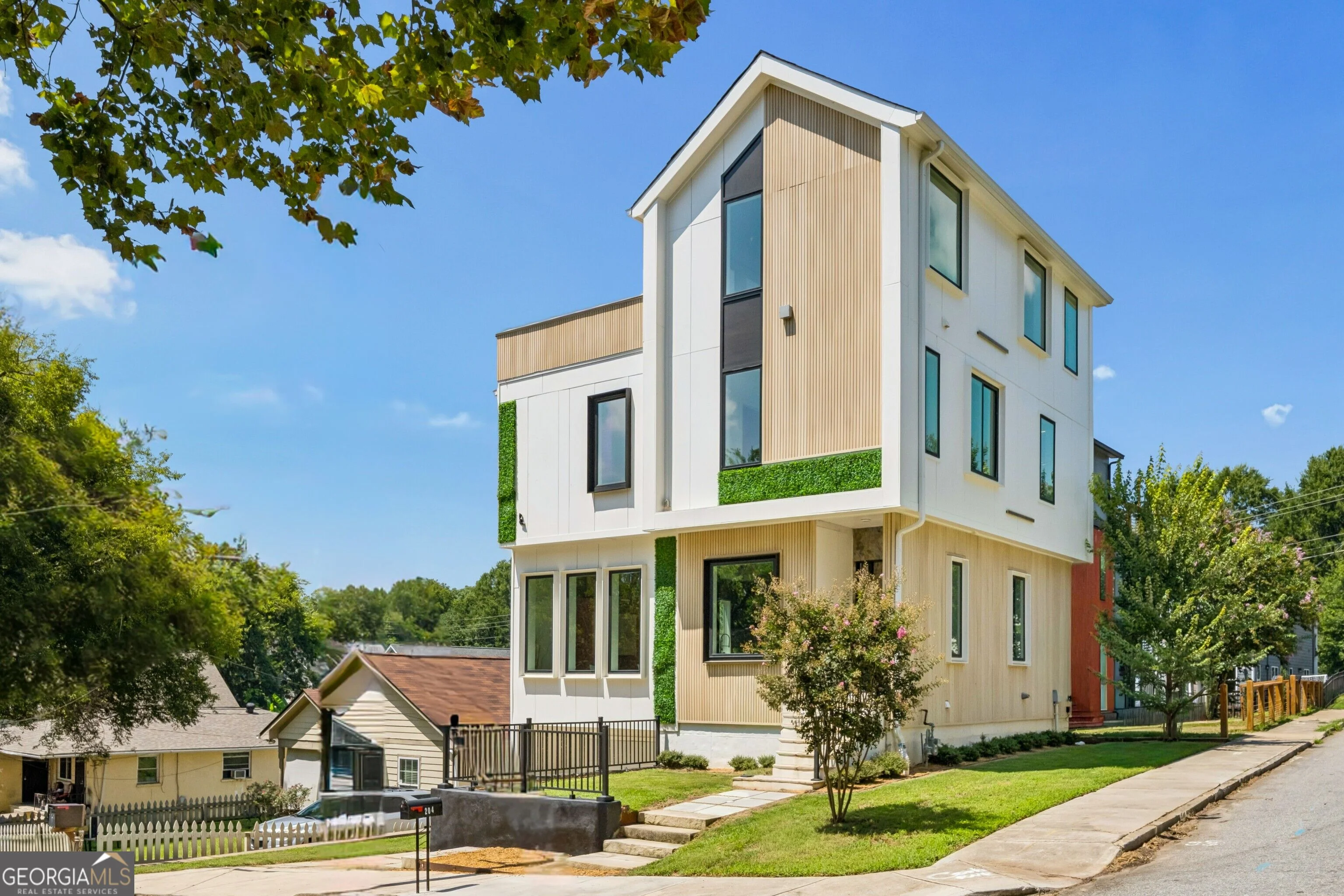 204 South Avenue