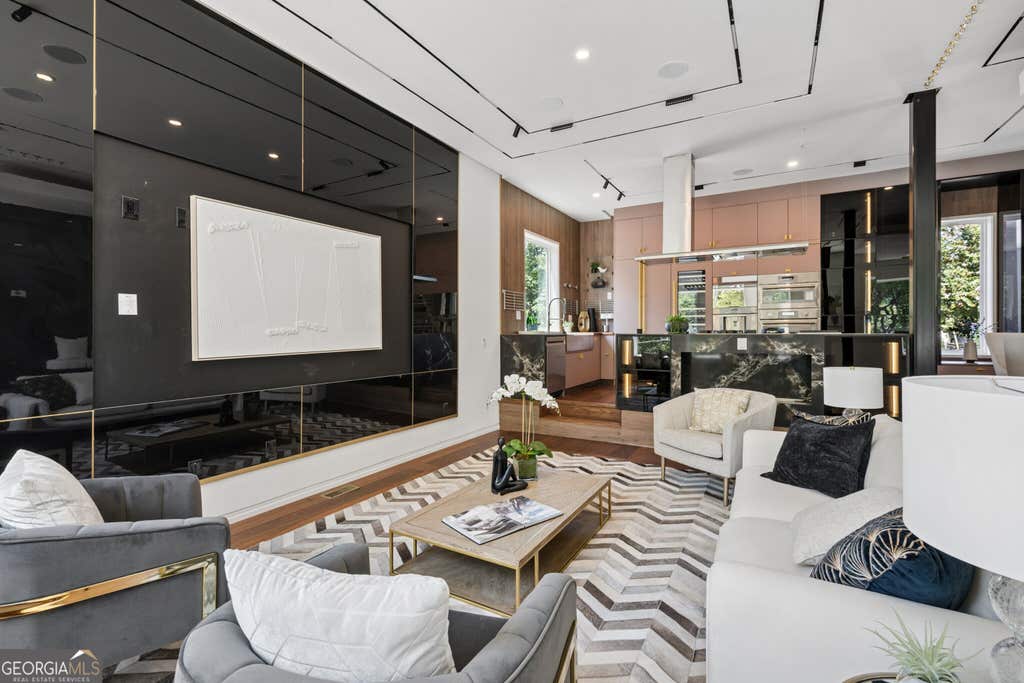 Photo of 204 South AVE, Atlanta, GA 30315 (MLS # 10829865)