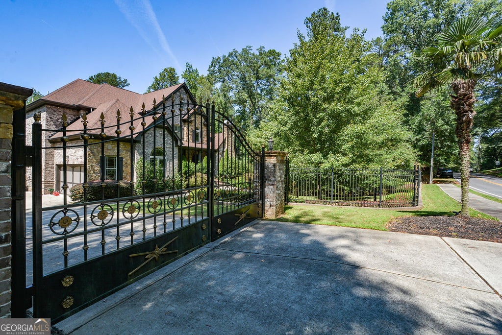 Photo of 2210 Spalding Drive, Atlanta, GA 30350 (MLS # 10875941)