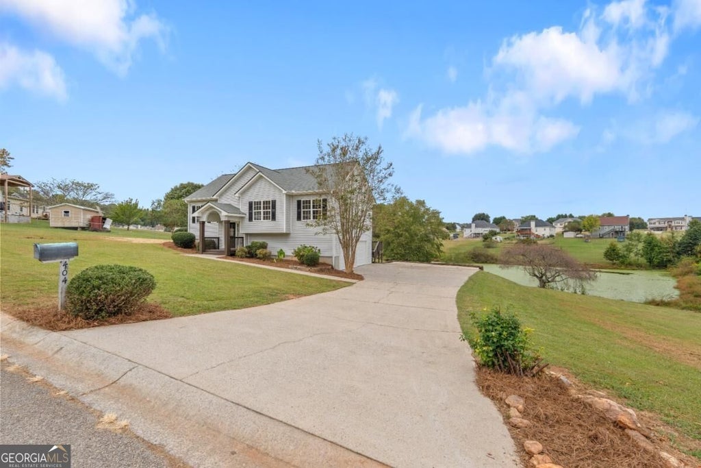 Photo of 404 Bryce Court, Carrollton, GA 30116 (MLS # 10866826)