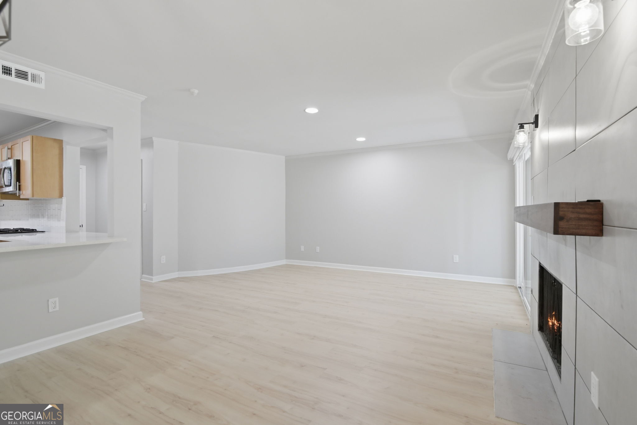 5400 Roswell RD N6