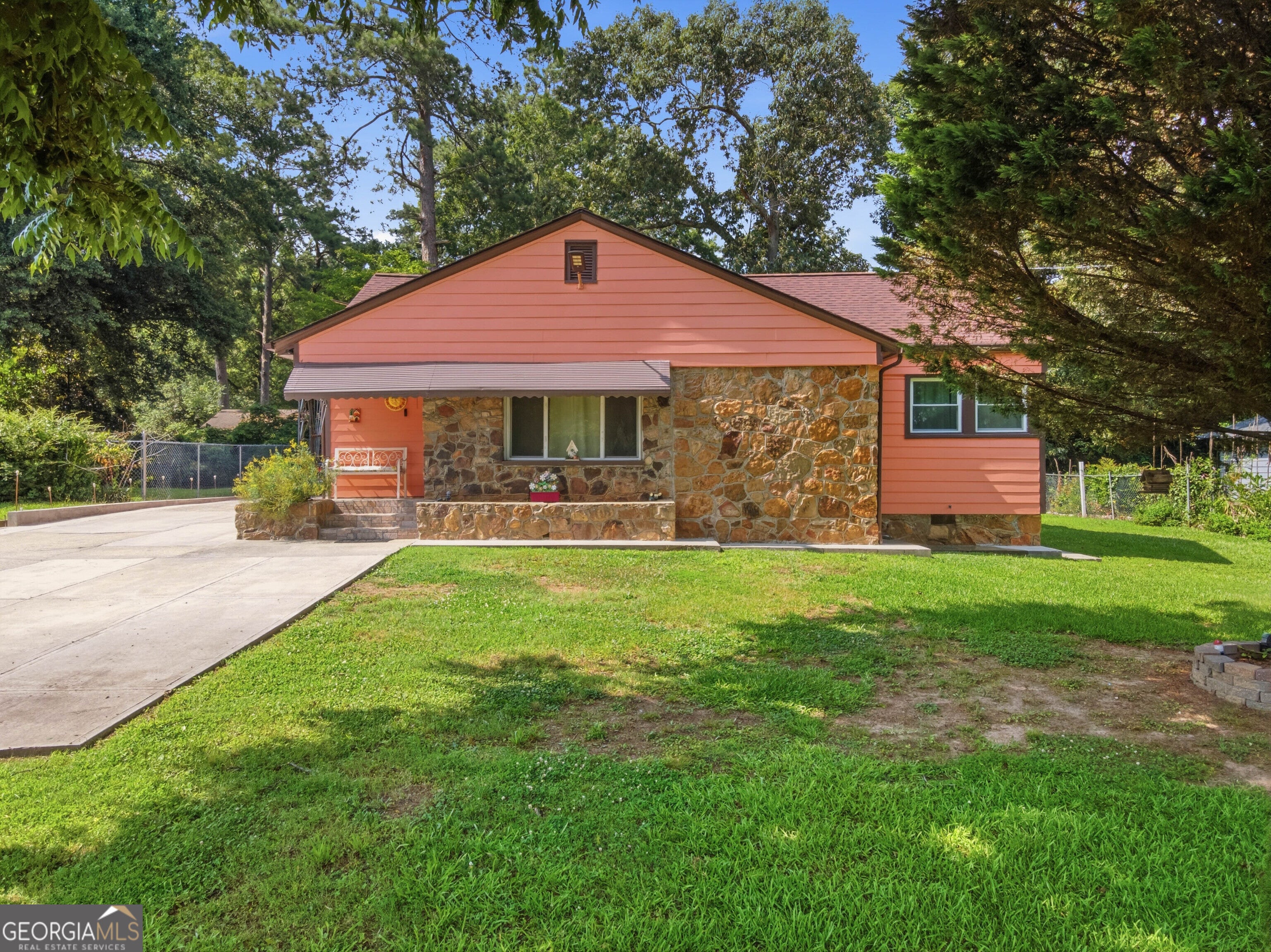 318 Greenwood AVE NW