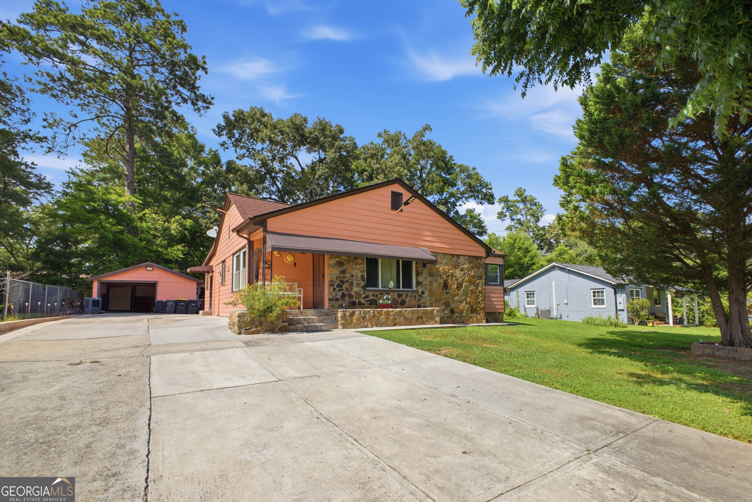 318 Greenwood AVE NW